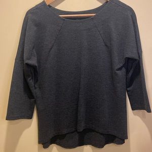 FIG Canada round, necked, curved hem, top gray. L